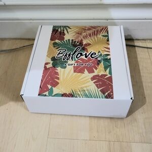 Bfflove Gift Box with Tropical Print Insert